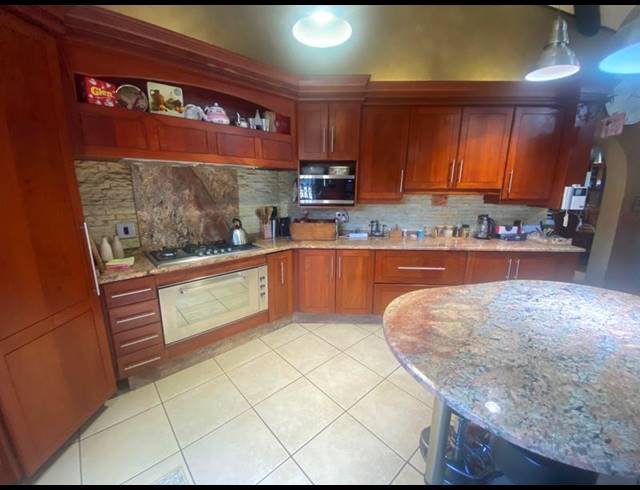 4 BEDROOM HOUSE FOR SALE IN DENNESIG